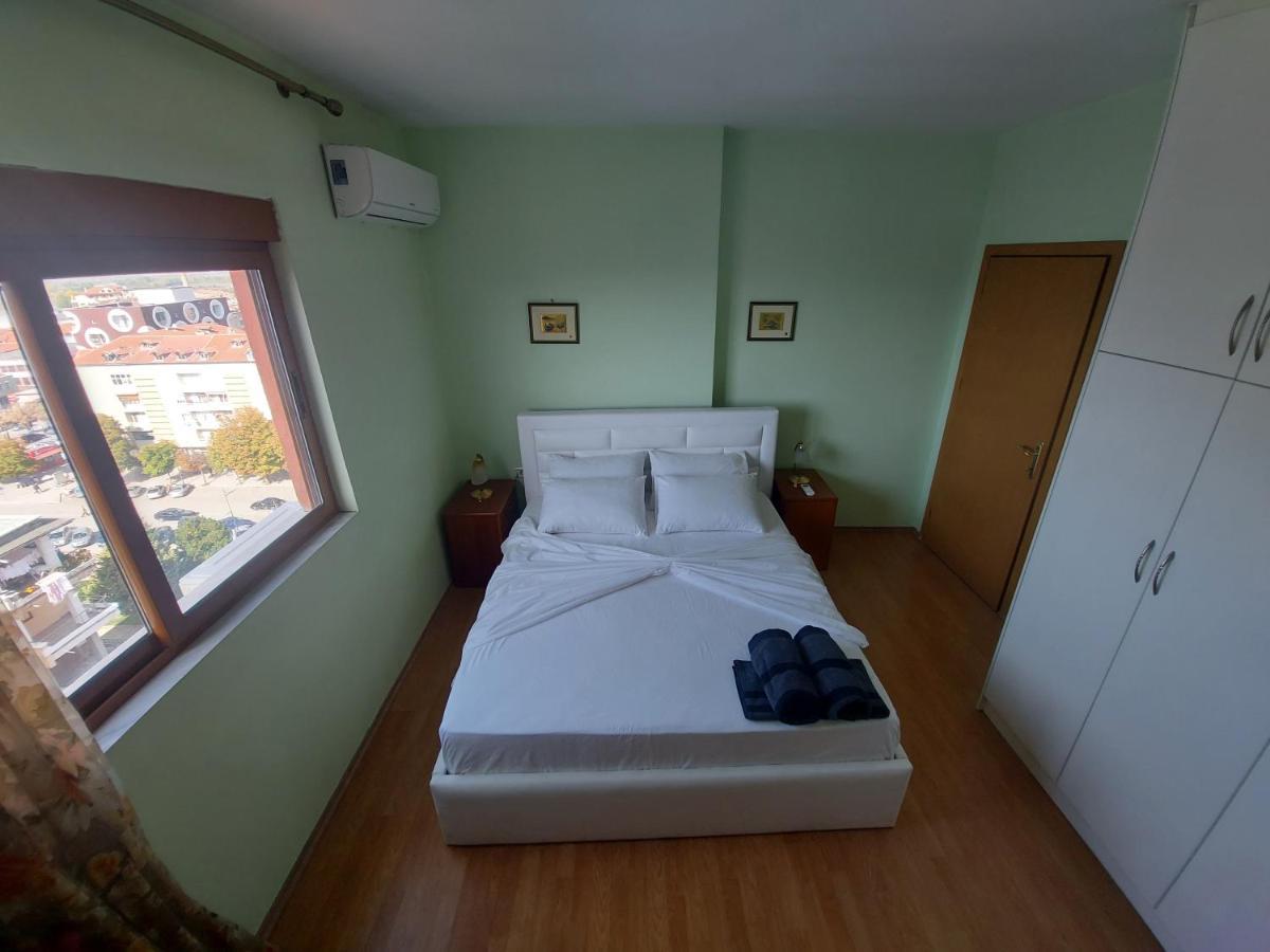 Geni Apartment Корча Экстерьер фото